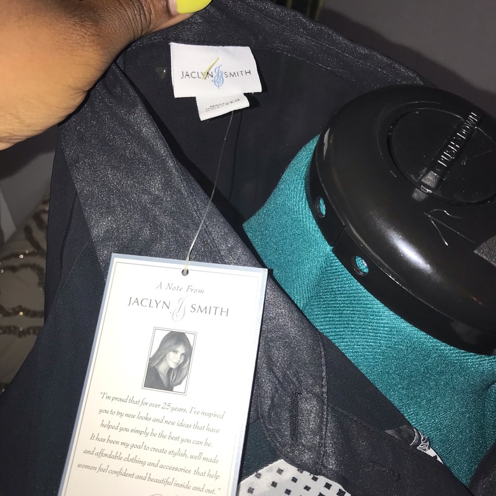 Jaclyn Smith button down top - Picture 3 of 3